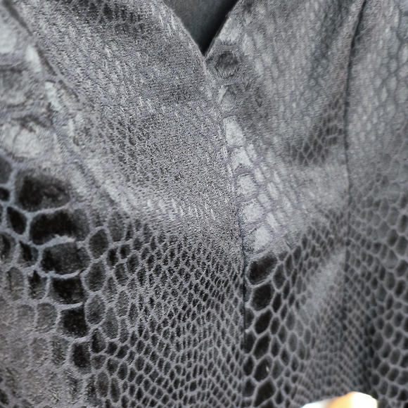 Do+Be Black Rushed Puff Sleeve Geometric Crop Top Gothic Sexy M whimsygoth - Picture 5 of 10